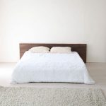 Quarto com pavimento vinílico autocolante de carvalho branco
